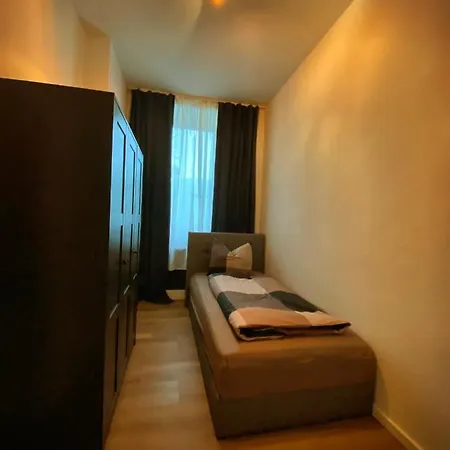 Flat Hundertwasser Апартаменты *