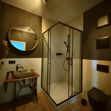 Апартаменты Flat Hundertwasser